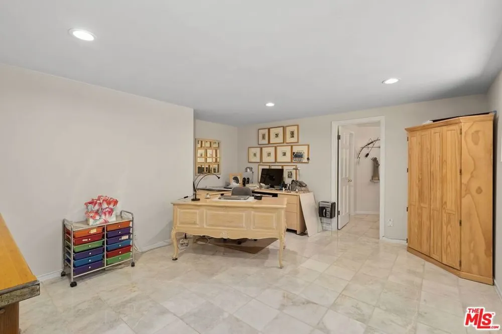 3324 Alana Drive Sherman Oaks, CA 91403