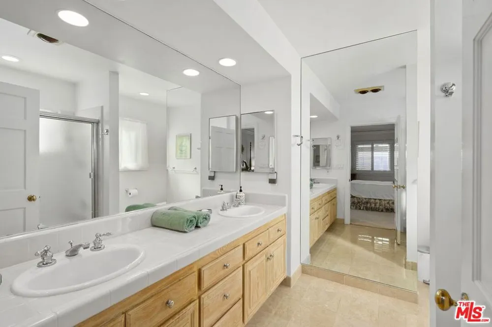 3324 Alana Drive Sherman Oaks, CA 91403