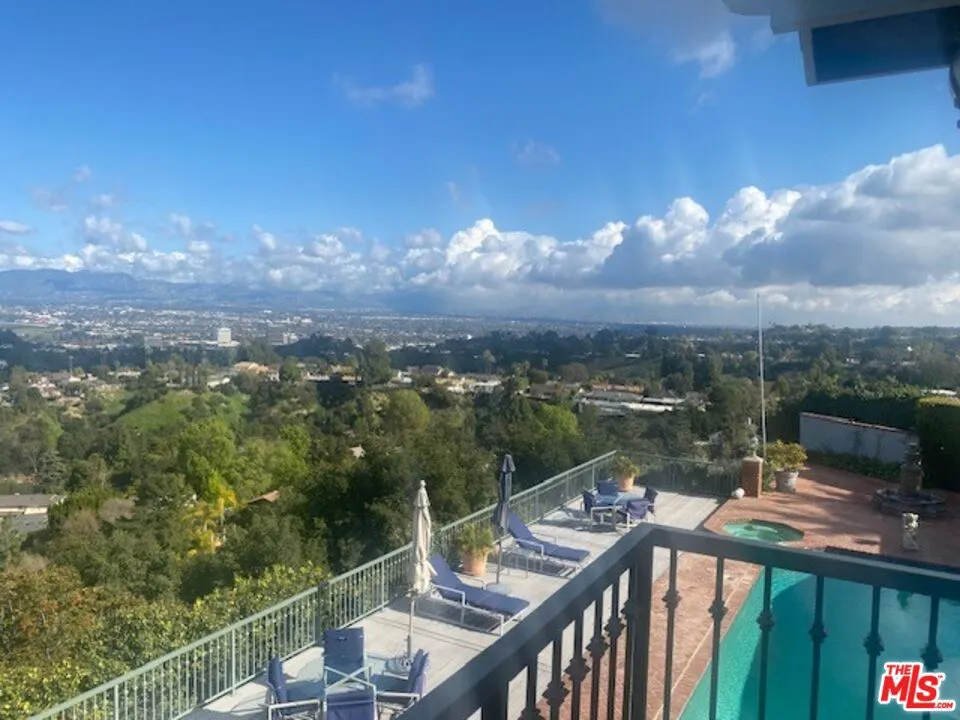 3324 Alana Drive Sherman Oaks, CA 91403