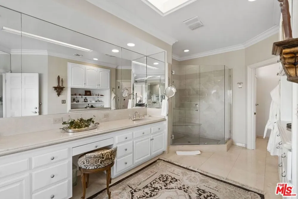 3324 Alana Drive Sherman Oaks, CA 91403