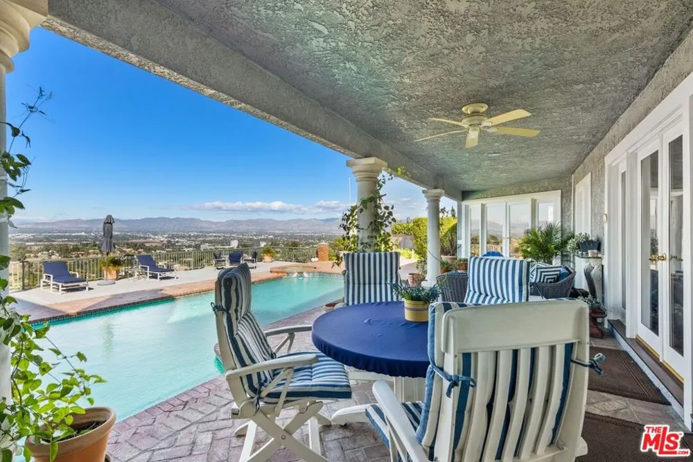3324 Alana Drive Sherman Oaks, CA 91403