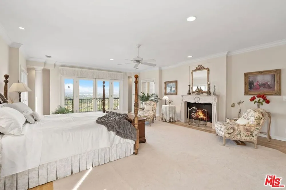 3324 Alana Drive Sherman Oaks, CA 91403