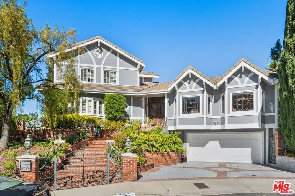 3324 Alana Drive Sherman Oaks, CA 91403