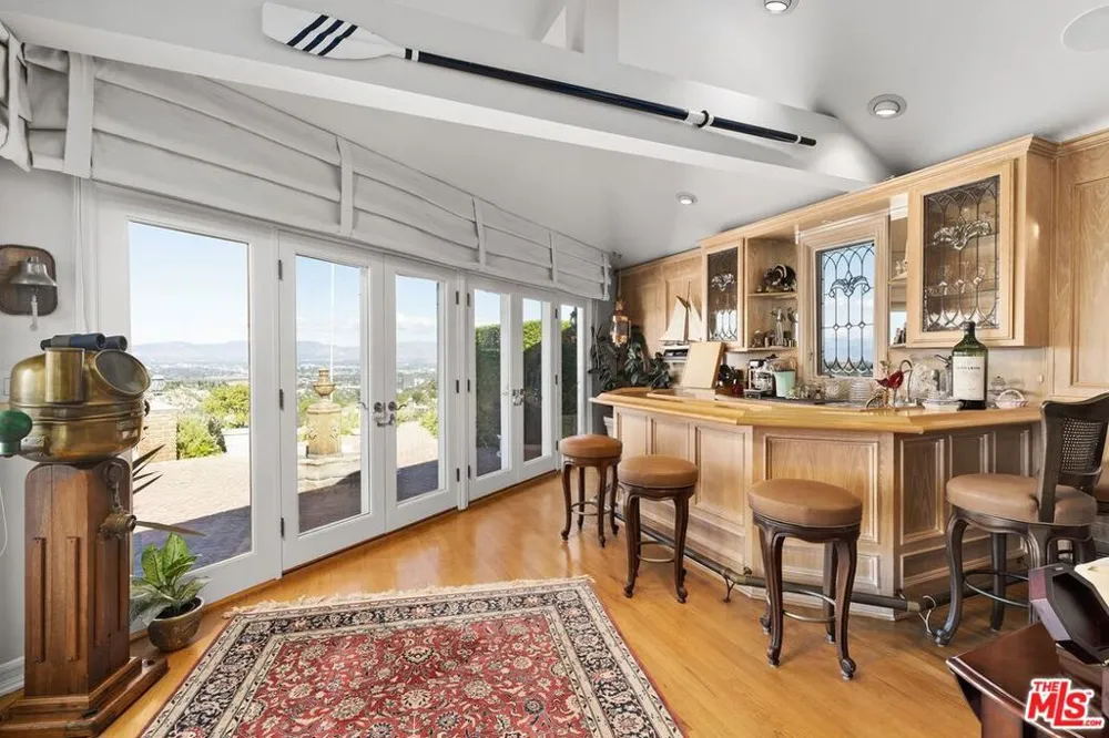 3324 Alana Drive Sherman Oaks, CA 91403
