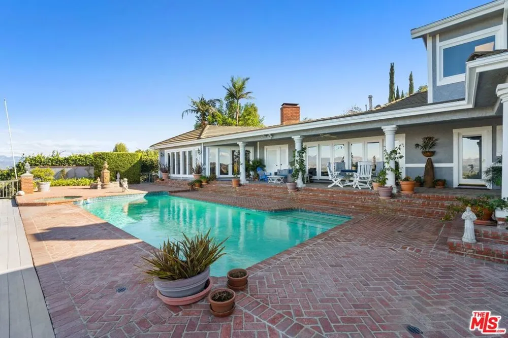 3324 Alana Drive Sherman Oaks, CA 91403