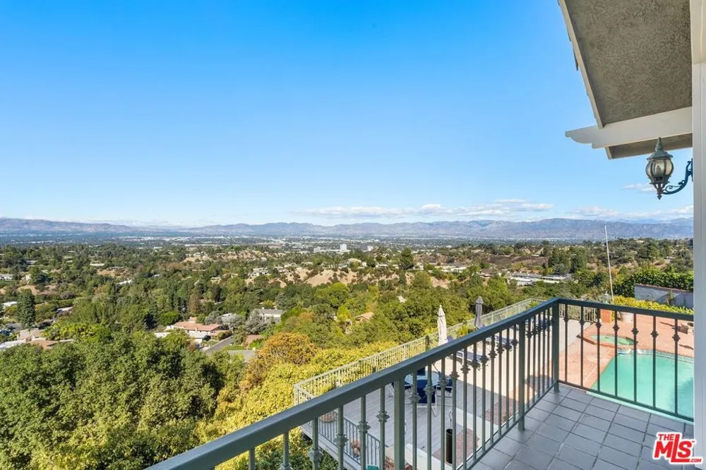 3324 Alana Drive Sherman Oaks, CA 91403