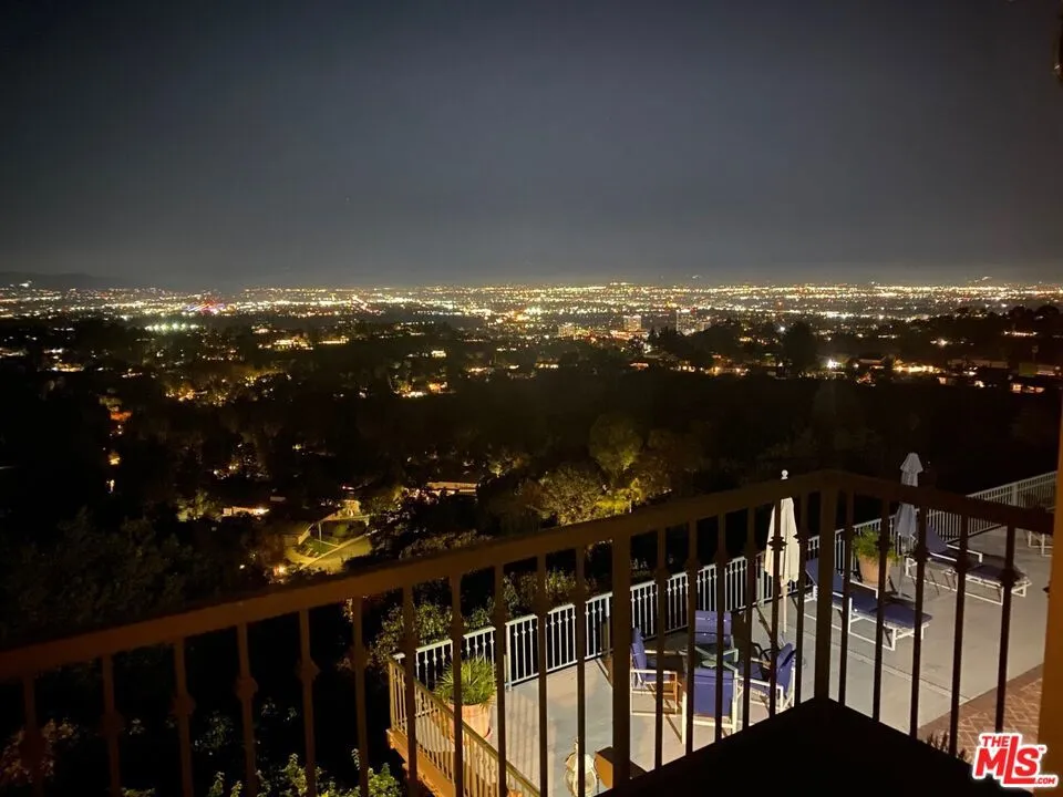 3324 Alana Drive Sherman Oaks, CA 91403