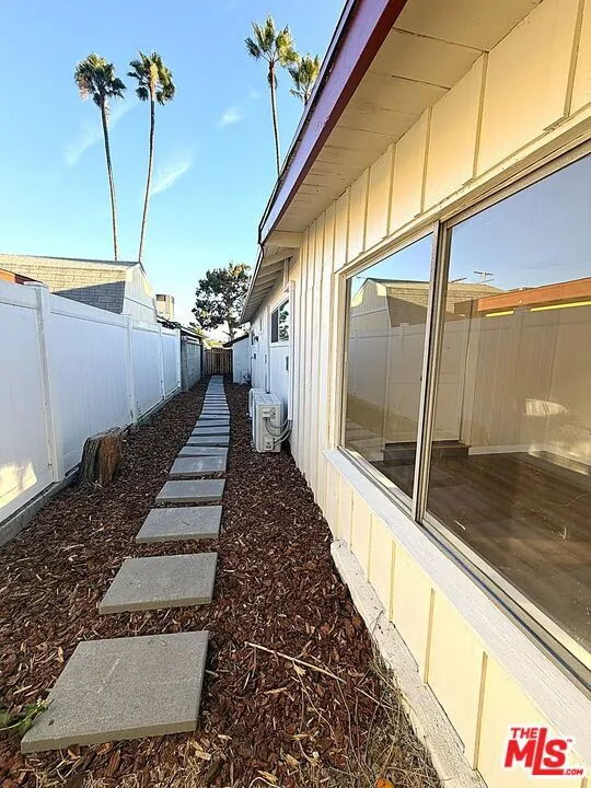 10911 Lemay Street Los Angeles, CA 91606
