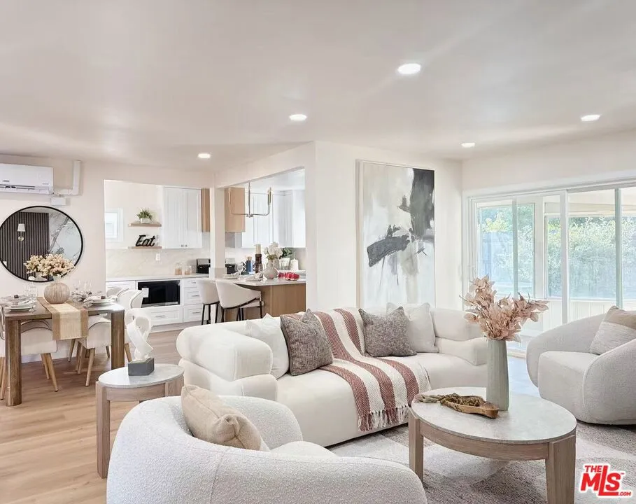 10911 Lemay Street Los Angeles, CA 91606