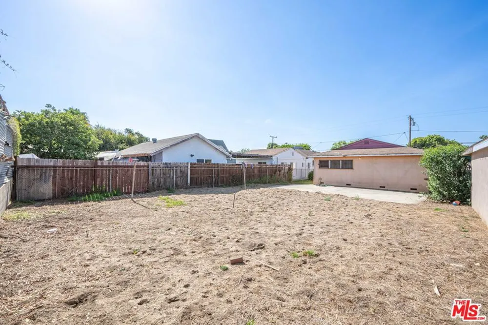 3229 W 108th Street Inglewood, CA 90303