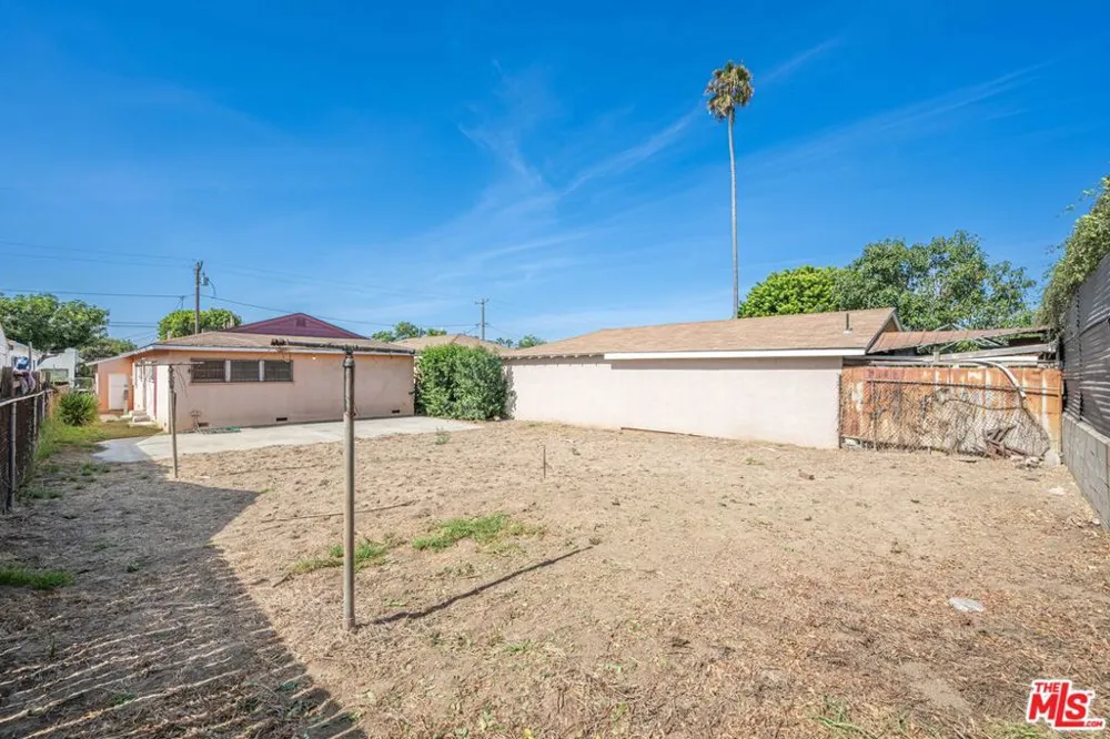 3229 W 108th Street Inglewood, CA 90303