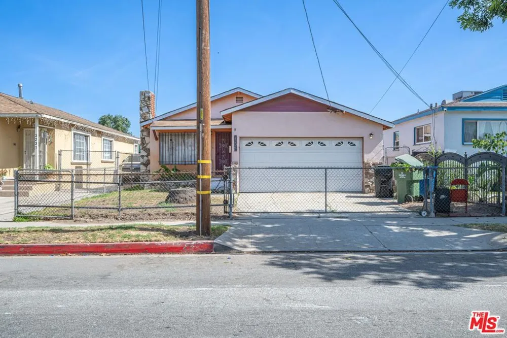3229 W 108th Street Inglewood, CA 90303