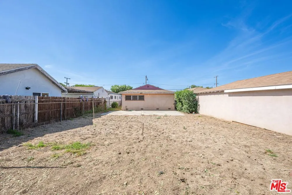 3229 W 108th Street Inglewood, CA 90303