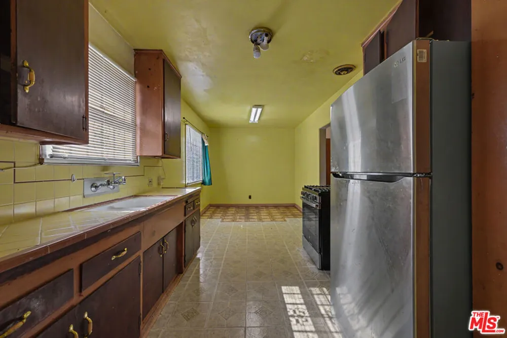 3229 W 108th Street Inglewood, CA 90303