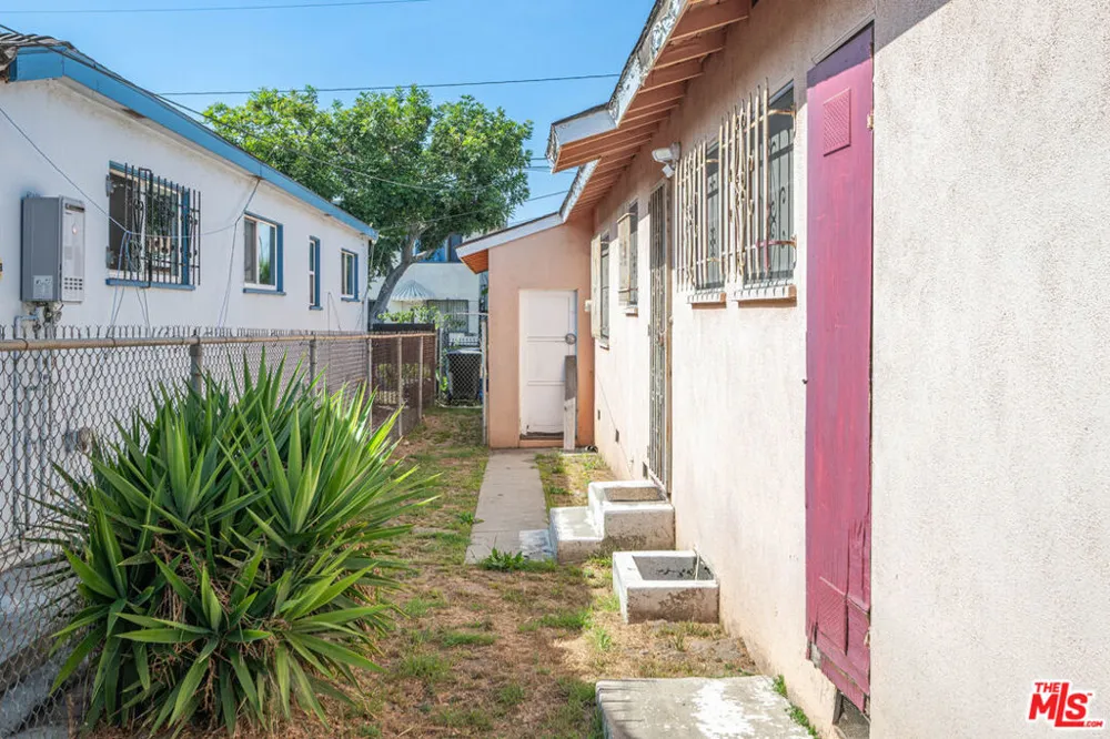 3229 W 108th Street Inglewood, CA 90303