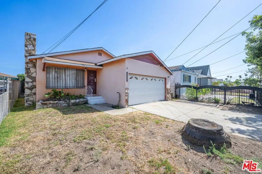 3229 W 108th Street Inglewood, CA 90303