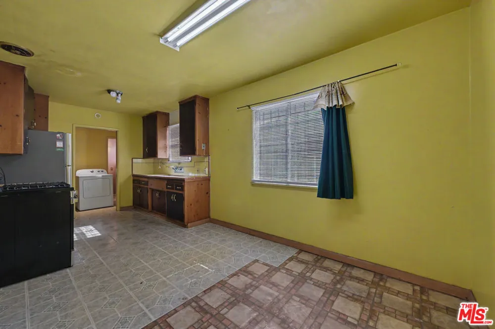 3229 W 108th Street Inglewood, CA 90303