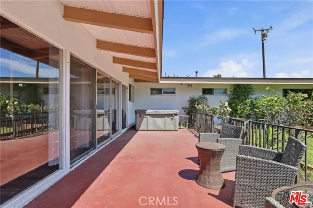 6732 Wooster Avenue Los Angeles, CA 90056