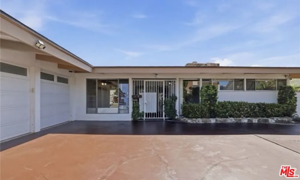 6732 Wooster Avenue Los Angeles, CA 90056
