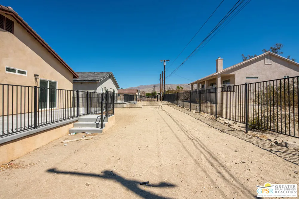 16388 Avenida Rambla Desert Hot Springs, CA 92240