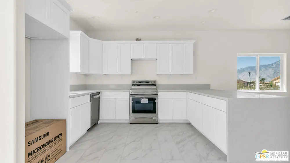 16388 Avenida Rambla Desert Hot Springs, CA 92240