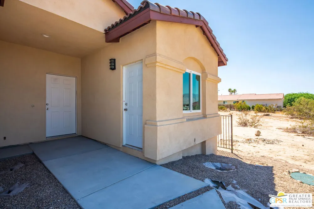 16388 Avenida Rambla Desert Hot Springs, CA 92240