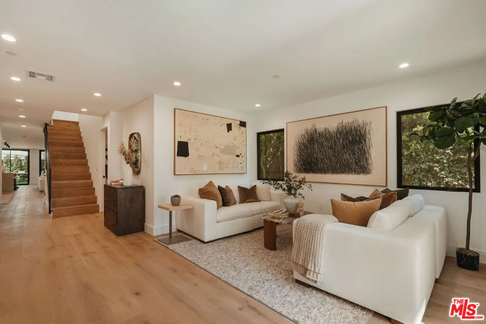 4432 Berryman Avenue Culver City, CA 90230