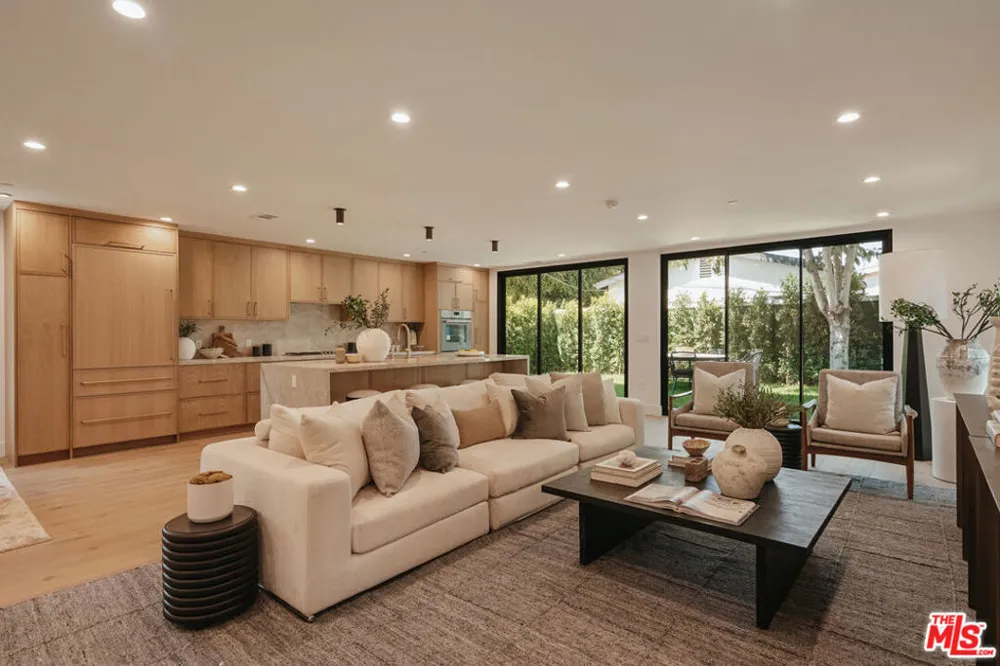 4432 Berryman Avenue Culver City, CA 90230