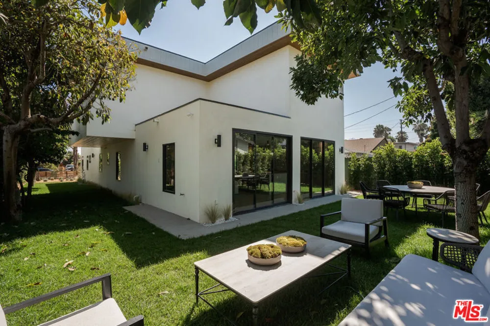 4432 Berryman Avenue Culver City, CA 90230
