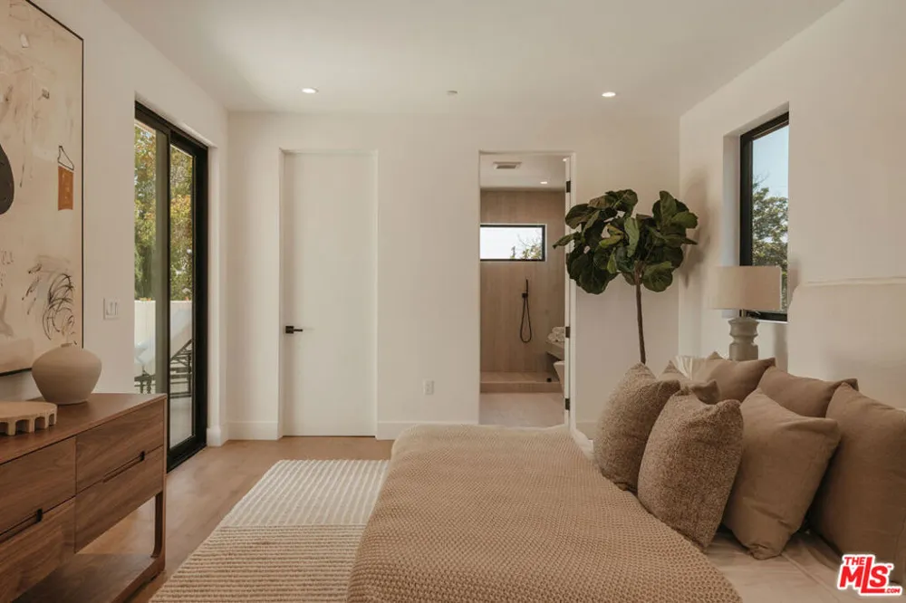 4432 Berryman Avenue Culver City, CA 90230