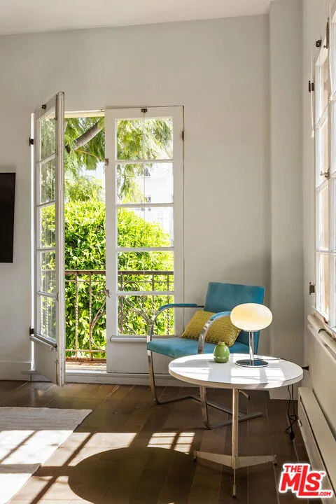 109 Sycamore Avenue #102 Los Angeles, CA 90036