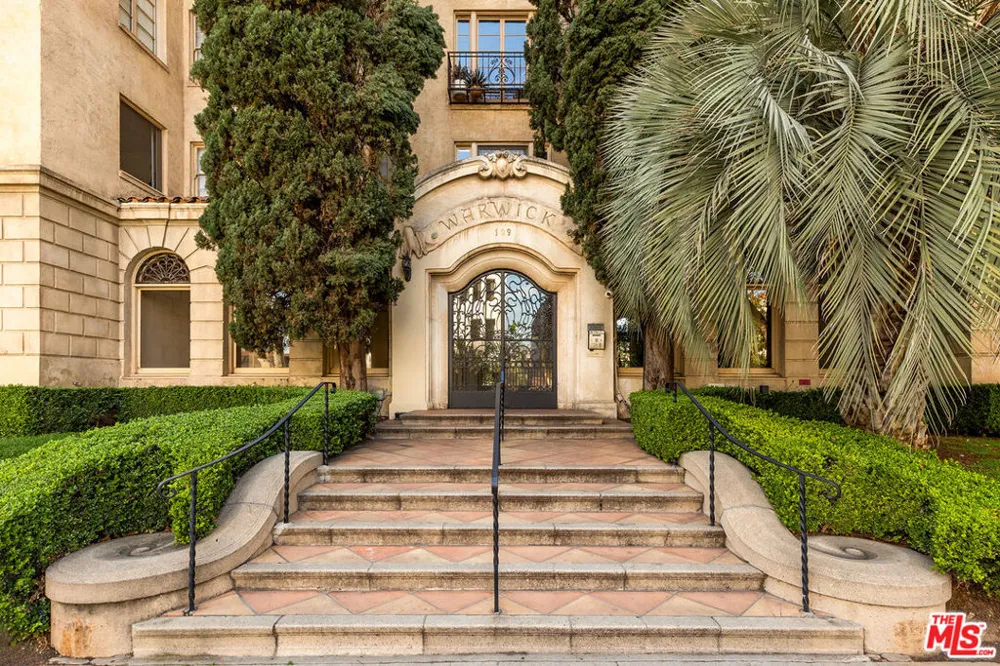 109 Sycamore Avenue #102 Los Angeles, CA 90036
