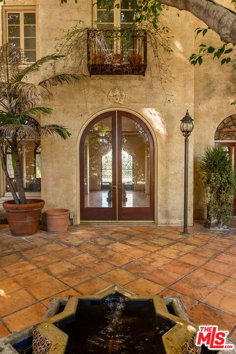 109 Sycamore Avenue #102 Los Angeles, CA 90036