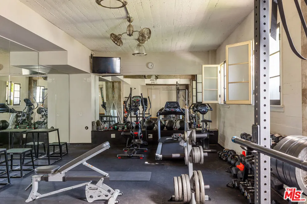 109 Sycamore Avenue #102 Los Angeles, CA 90036