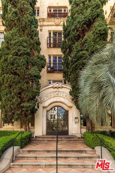 109 Sycamore Avenue #102 Los Angeles, CA 90036