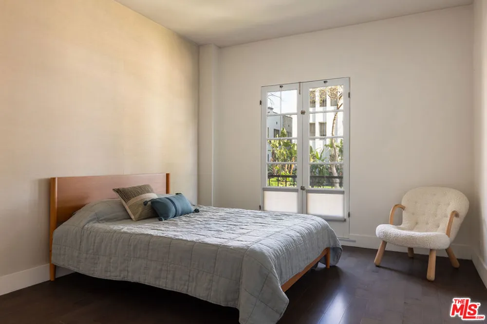 109 Sycamore Avenue #102 Los Angeles, CA 90036