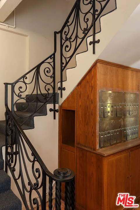 109 Sycamore Avenue #102 Los Angeles, CA 90036