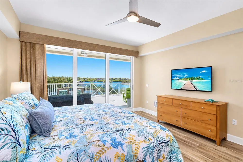 19519 GULF BOULEVARD #202 Indian Shores, FL 33785