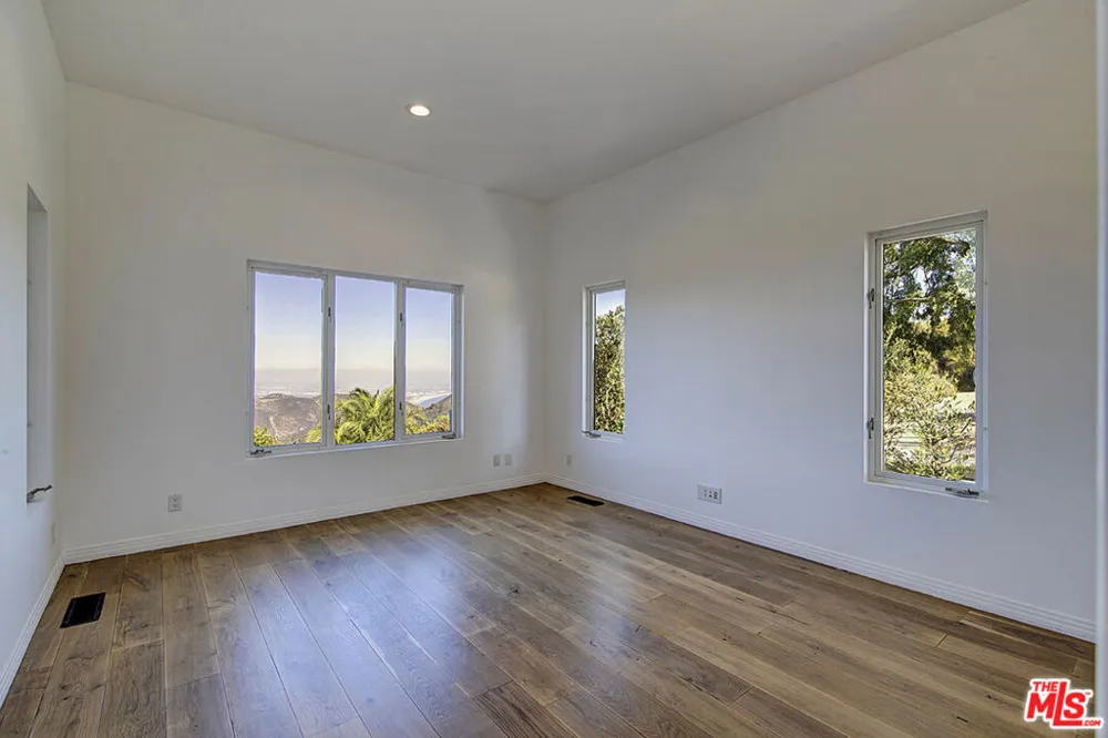21965 Saddle Peak Road Topanga, CA 90290