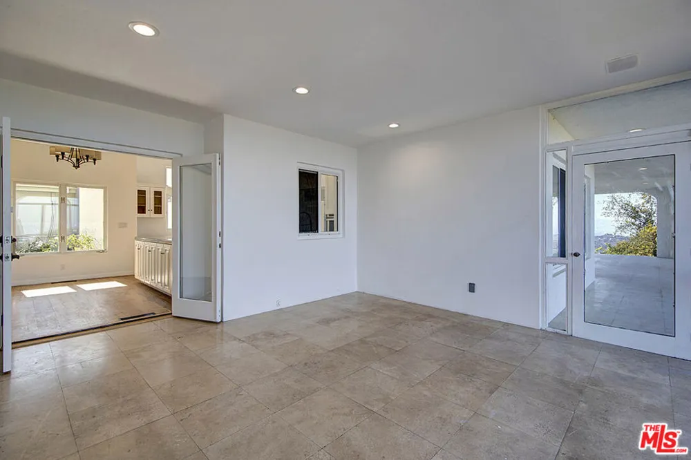 21965 Saddle Peak Road Topanga, CA 90290