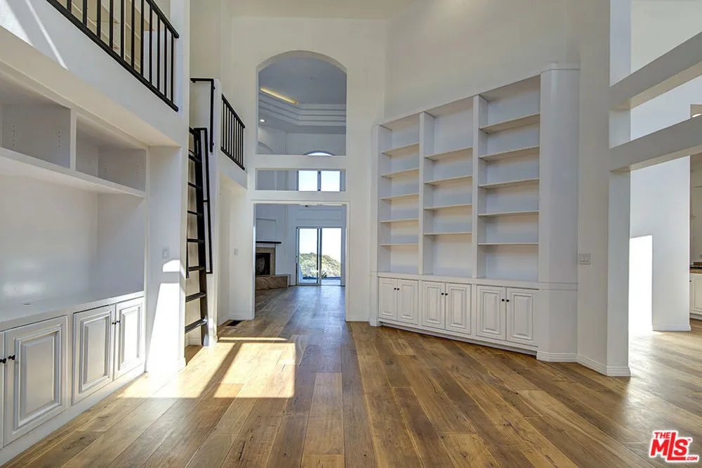 21965 Saddle Peak Road Topanga, CA 90290