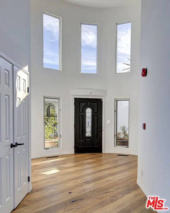 21965 Saddle Peak Road Topanga, CA 90290