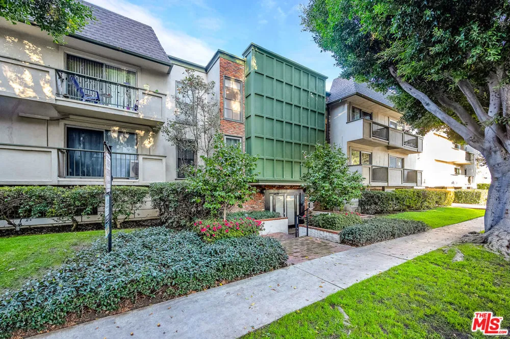 3640 Cardiff Avenue #119 Los Angeles, CA 90034