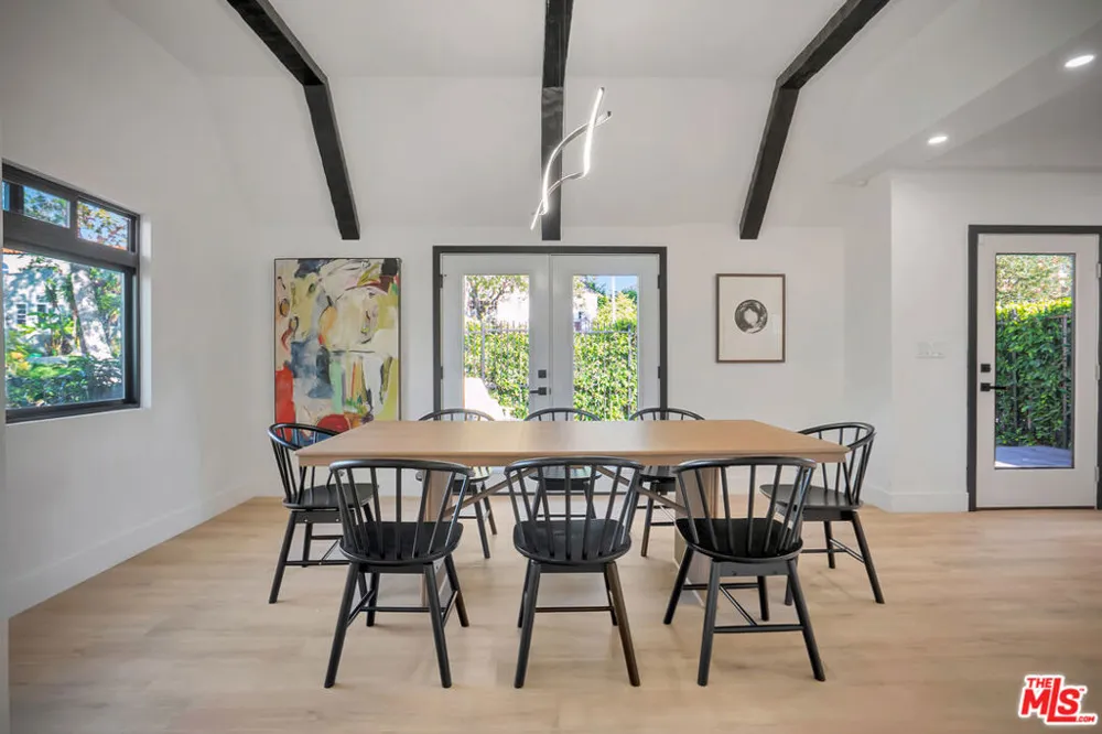 1145 S Longwood Avenue Los Angeles, CA 90019