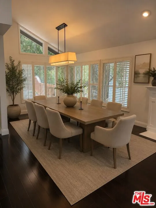 2880 Woodwardia Drive Los Angeles, CA 90077
