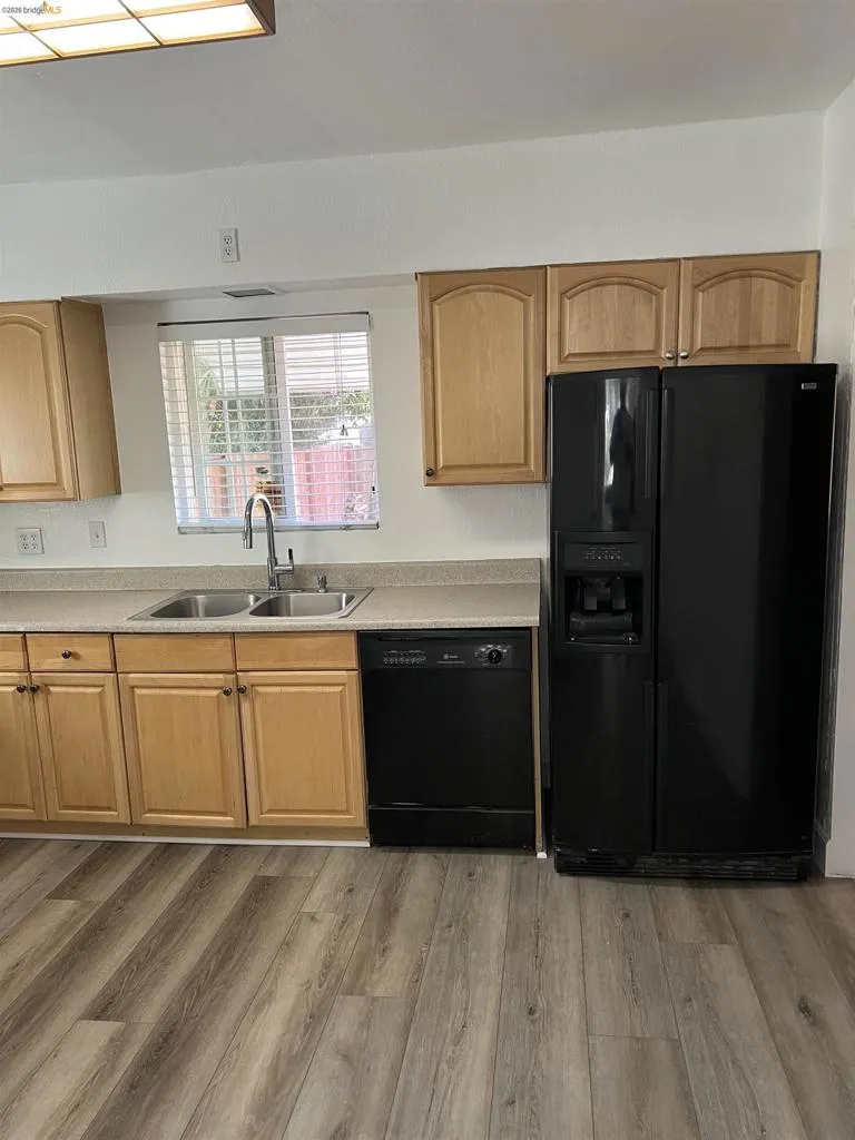 1376 Elm Street Pittsburg, CA 94565