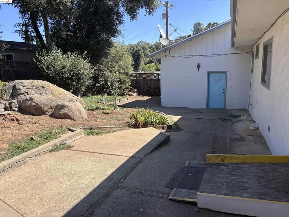 19256 Rockridge Way Sonora, CA 95370