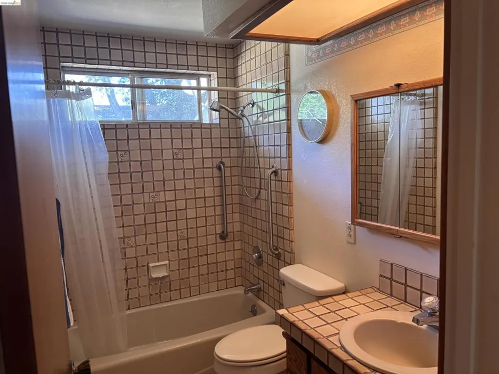 19256 Rockridge Way Sonora, CA 95370