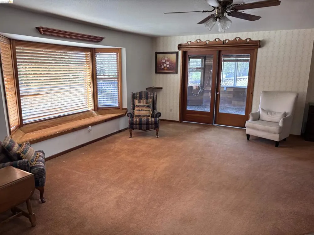 19256 Rockridge Way Sonora, CA 95370