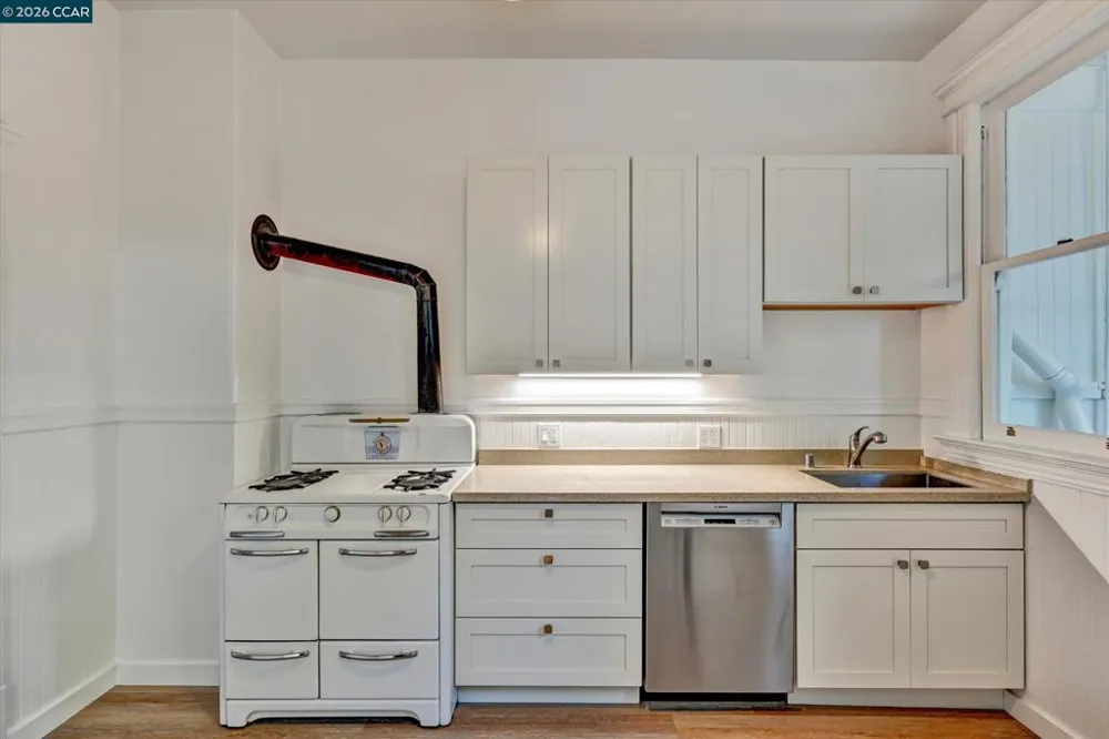 657 San Jose Ave San Francisco, CA 94110